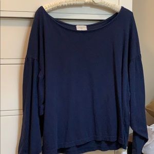 Women’s dark blue t.la brand puffy sleeve shirt